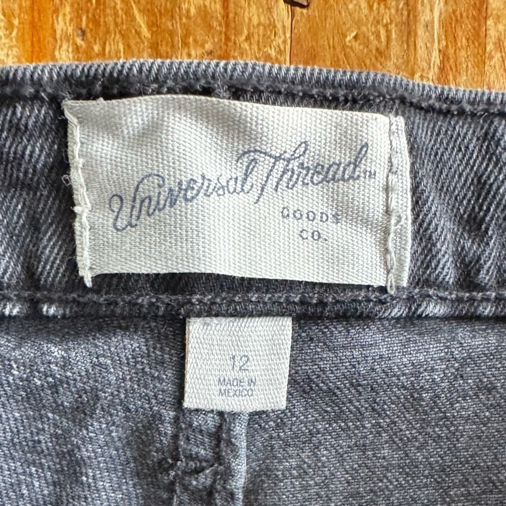 EUC Universal Thread highest rise shortie denim shorts - Picture 2 of 4